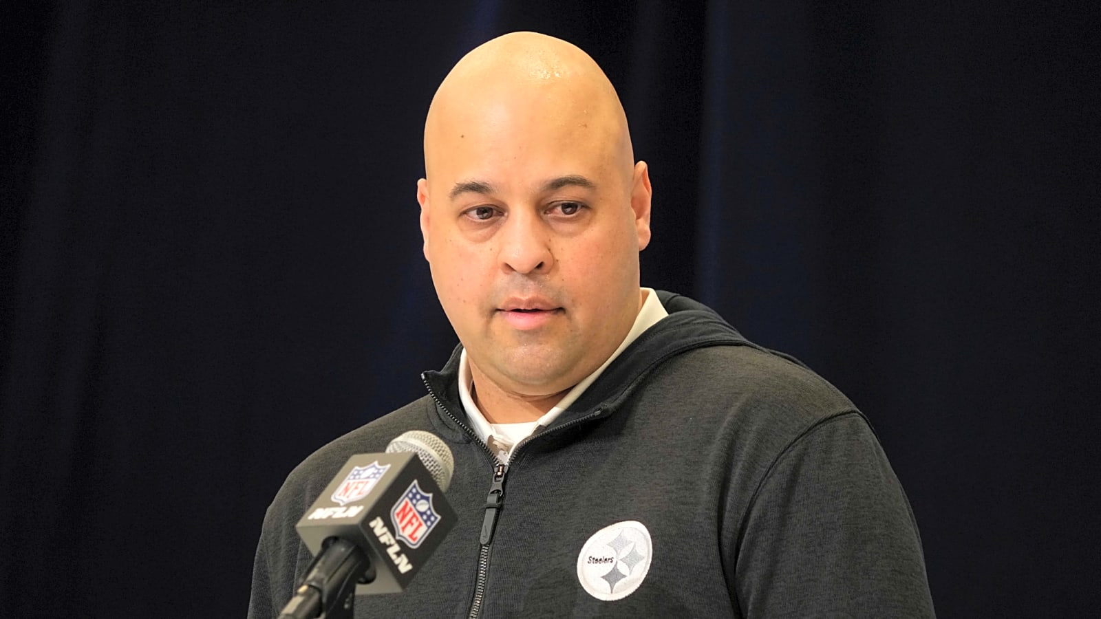 Steelers irk fans with surprising trade-deadline decision