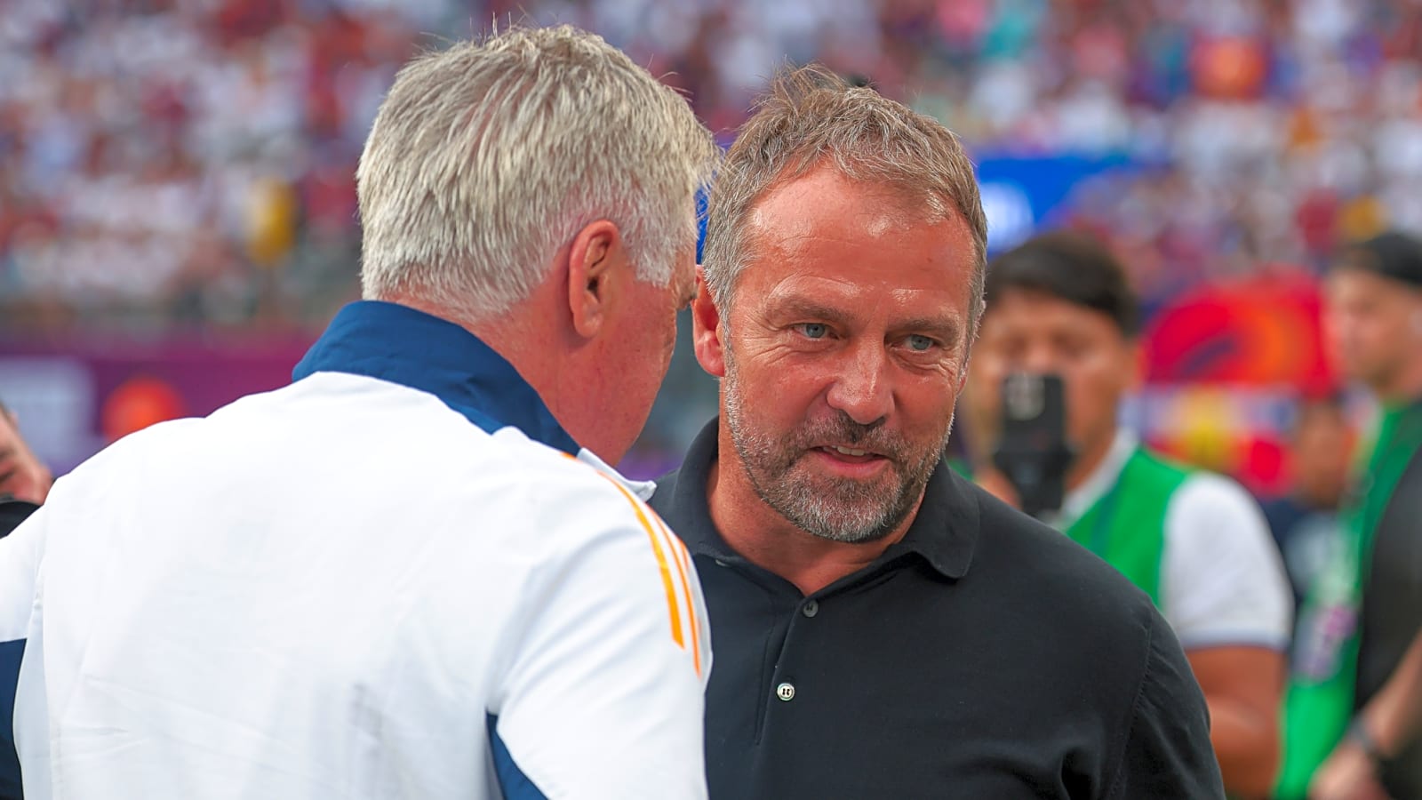 Barcelona will challenge Arsenal for Premier League defender