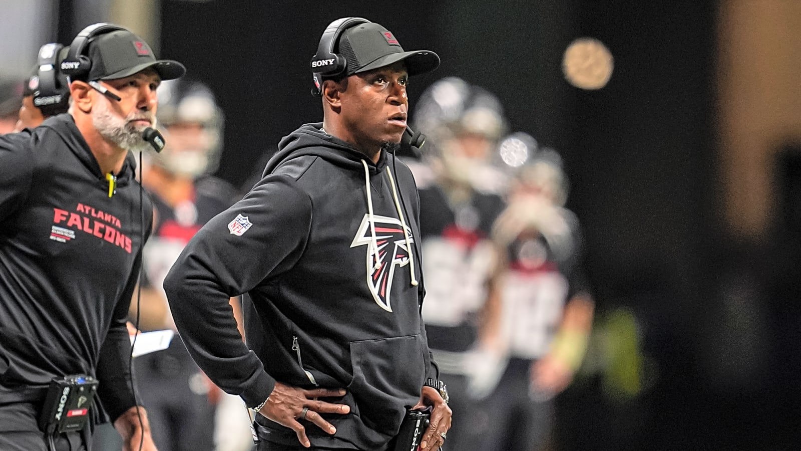 Falcons’ Raheem Morris Sparks ‘ClapGate’ with Accusation Against Mike Vrabel’s Patriots
