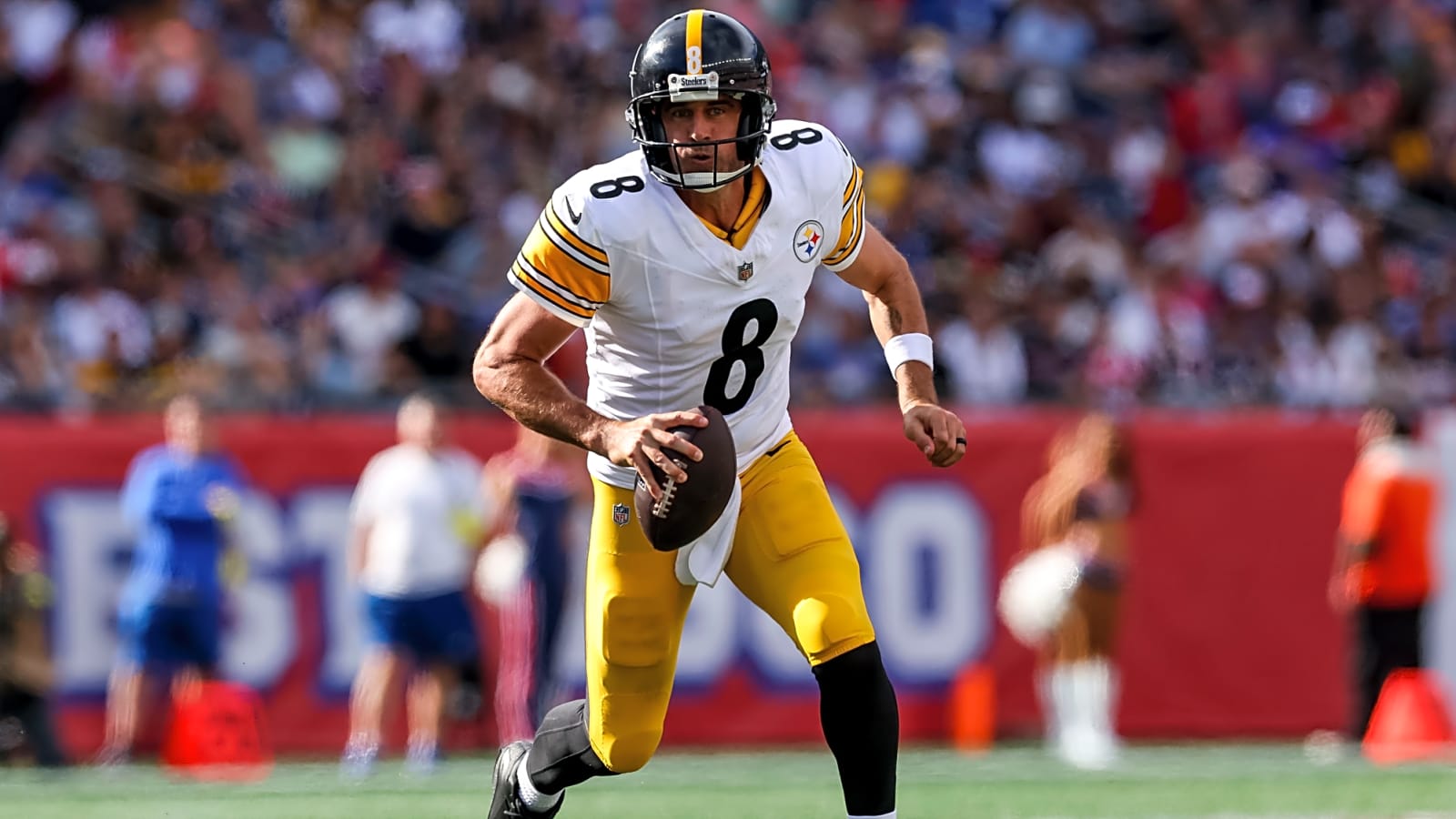 Insider Reveals Steelers&#39; Aaron Rodgers May Have Serious Chemistry Issue With Once-Promising Receiver