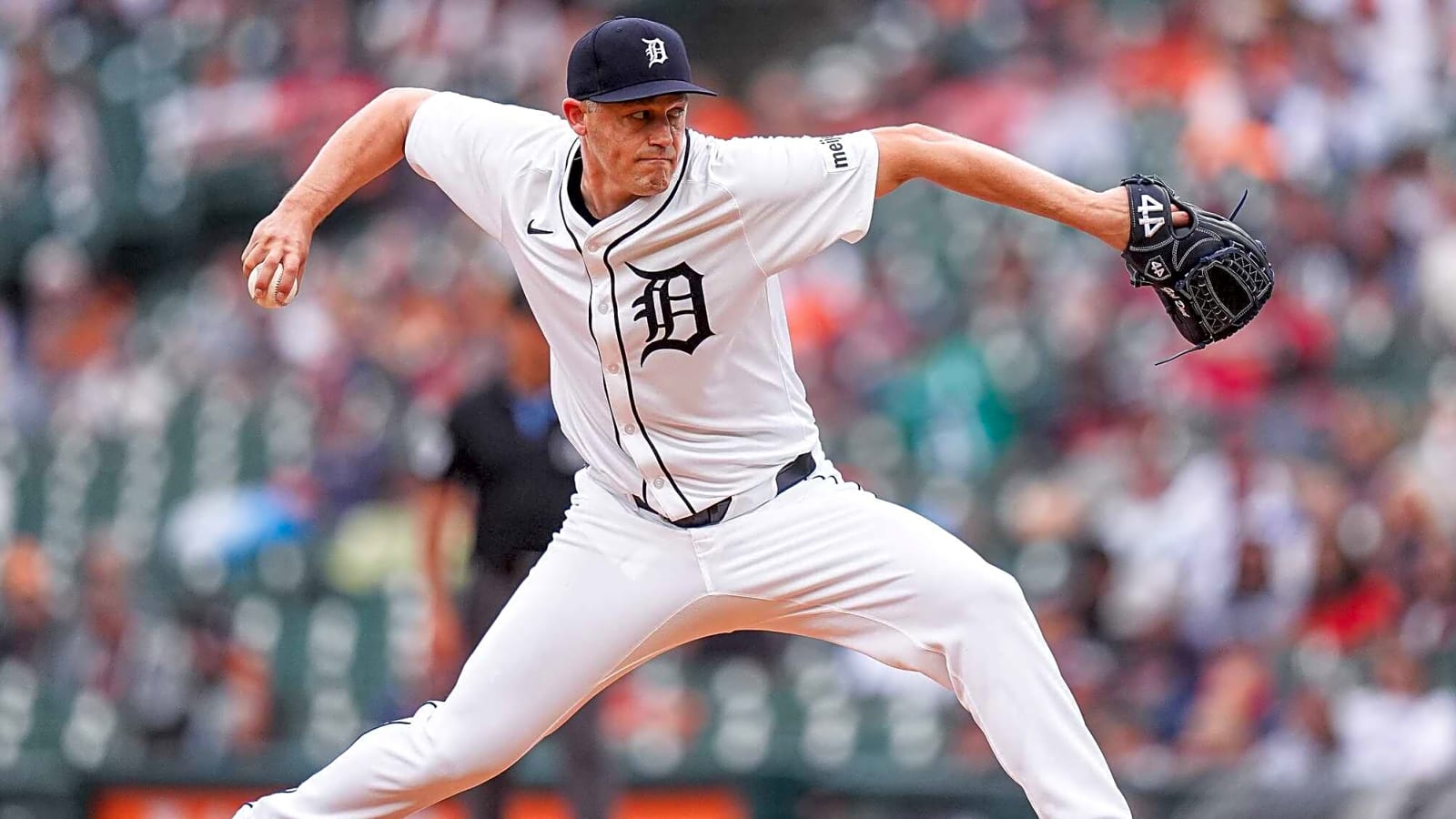 Tigers decline mutual option on Paul Sewald