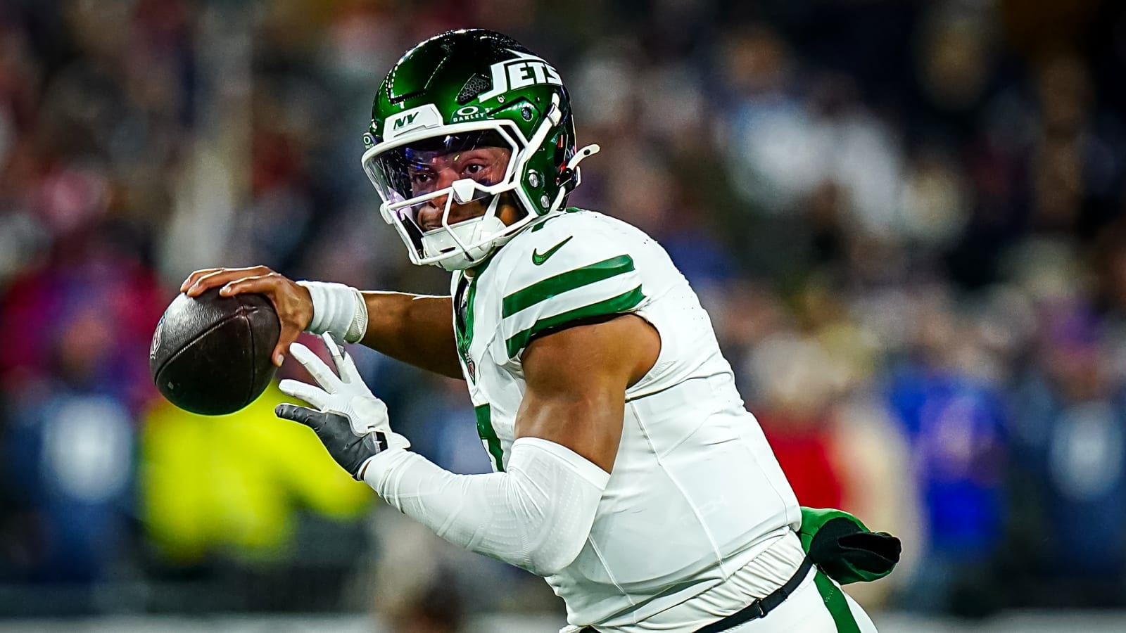 Chiefs trade for Justin Fields after Russell Wilson chatter 