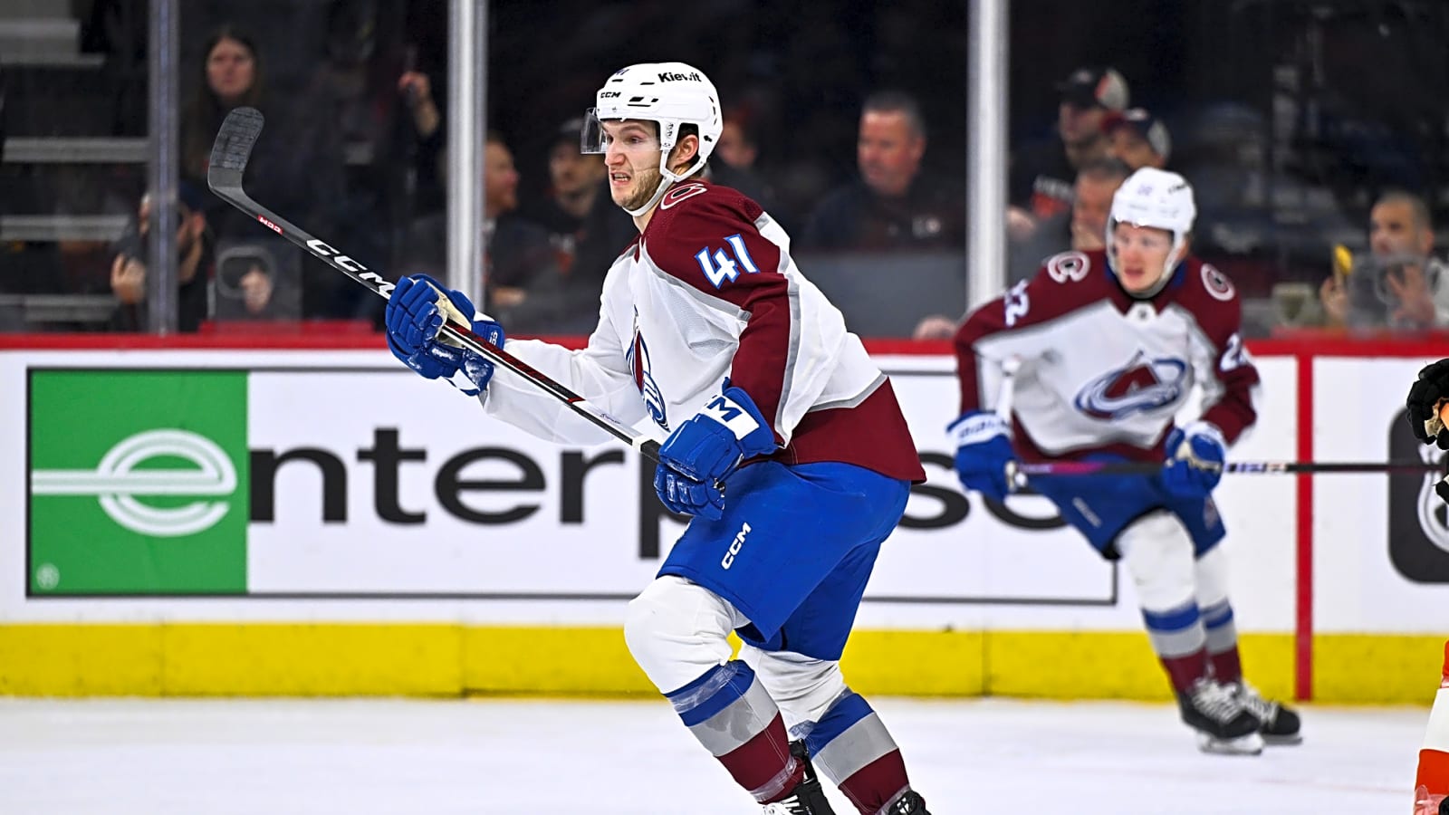 Avalanche sign pair of forwards to one-year deals