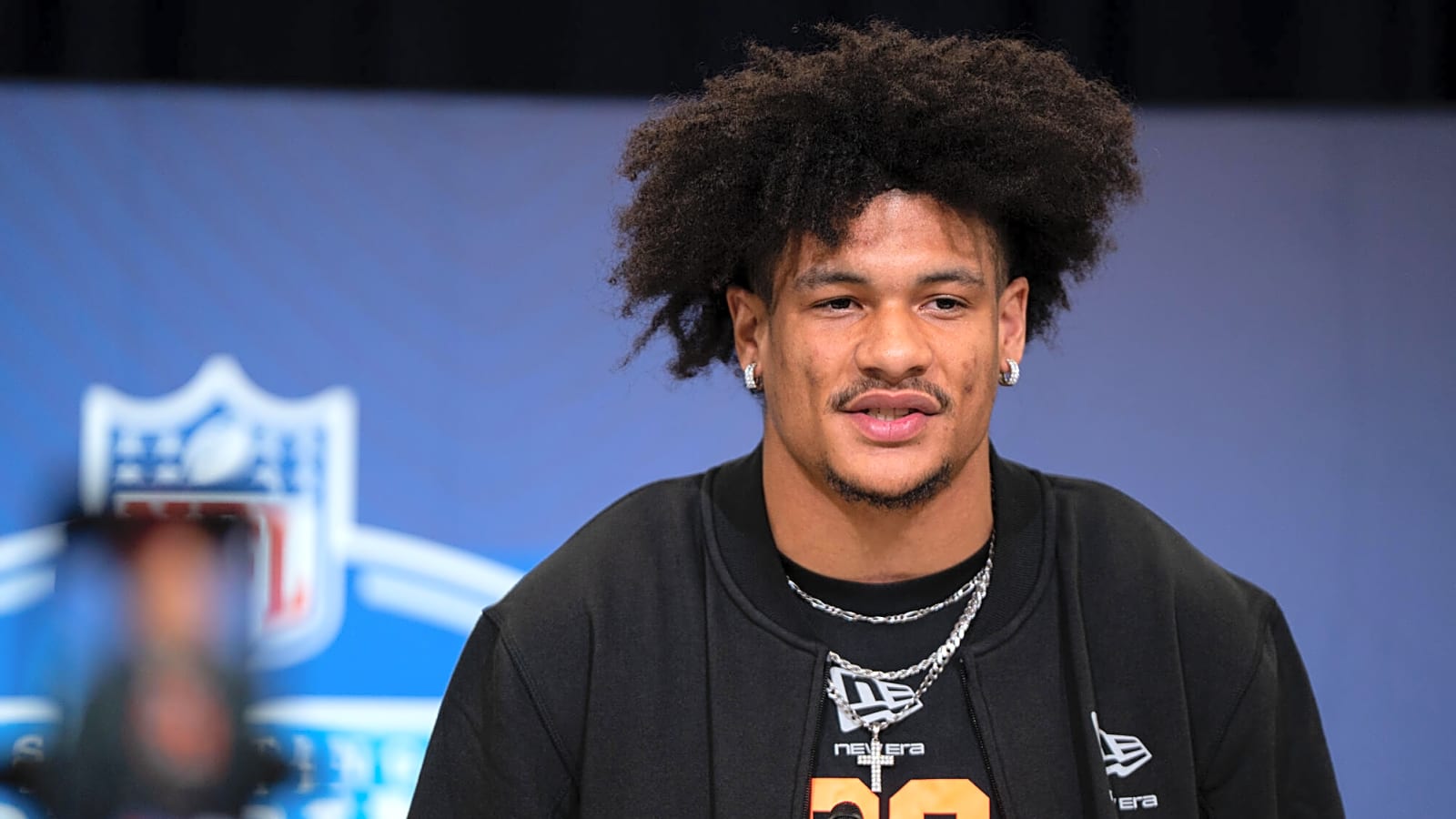 Report: Steelers Bringing Big Name Wide Receiver In For A Visit