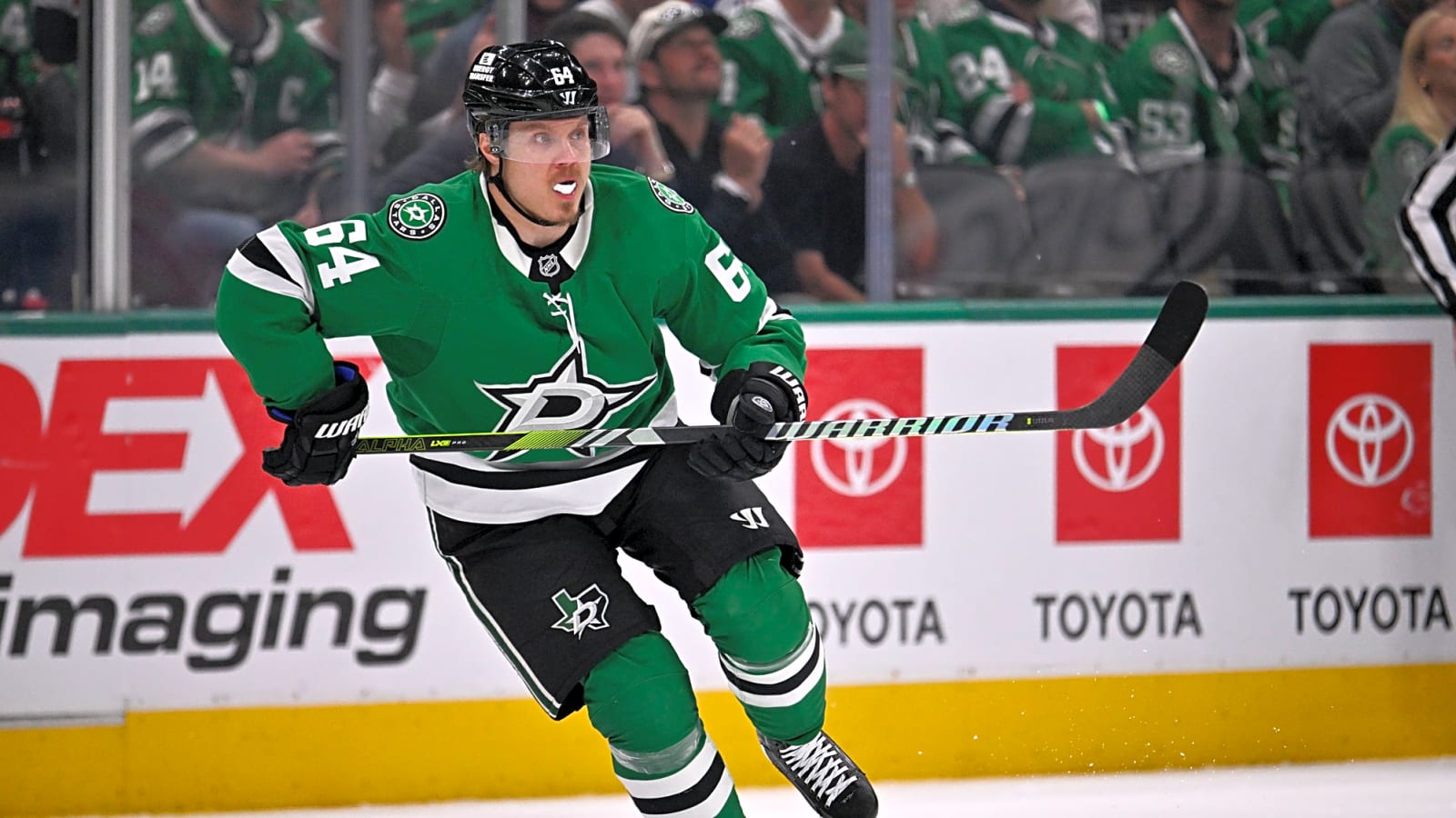 NHL Analyst Reveals Reason why Ducks Star Centerman Could Waive No-Trade Clause for Jets