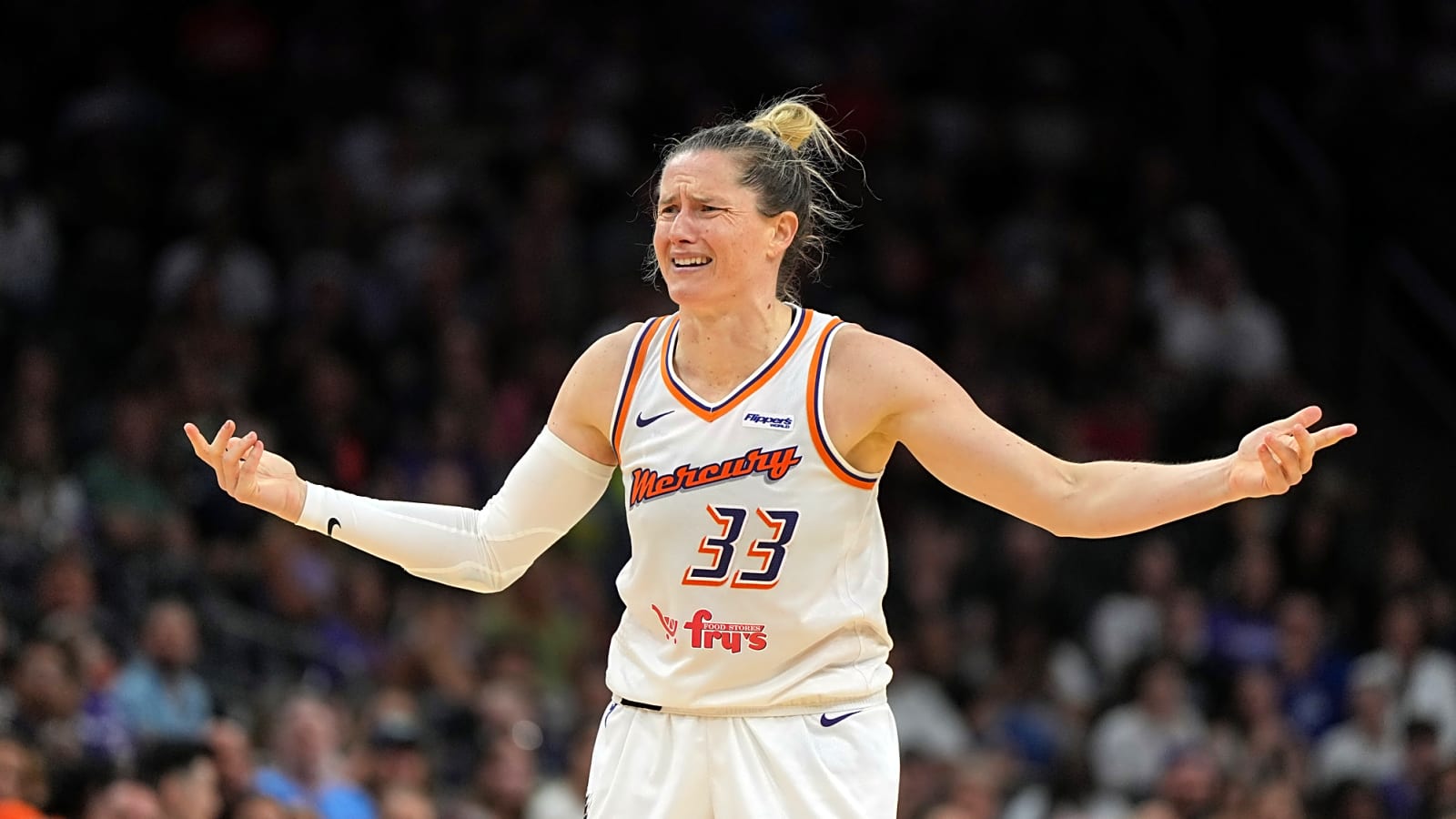 Sami Whitcomb’s career high in points helps end the Mercury’s two-game skid