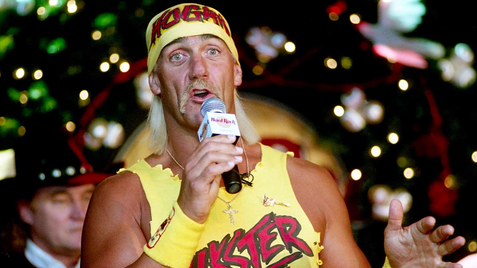 Hulk Hogan&#39;s Emotional Reaction to Negative WWE RAW Crowd Revealed by Jimmy Hart