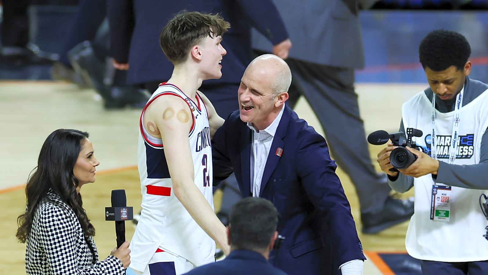 Internet Reacts To UConn Advancing To National Championship