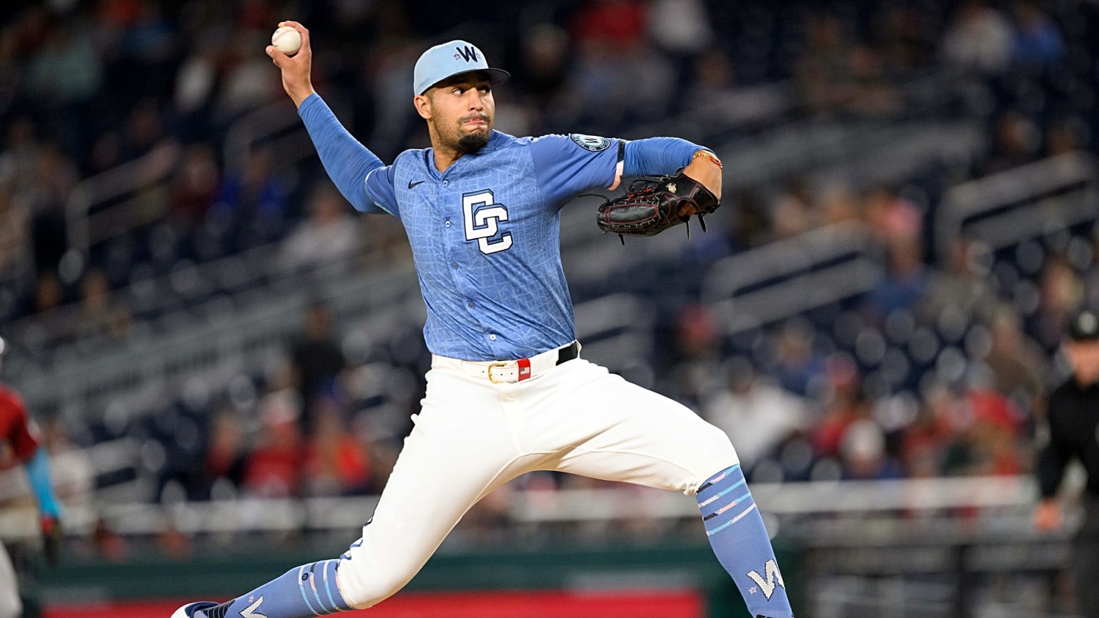 Lefty Colin Poche elects free agency