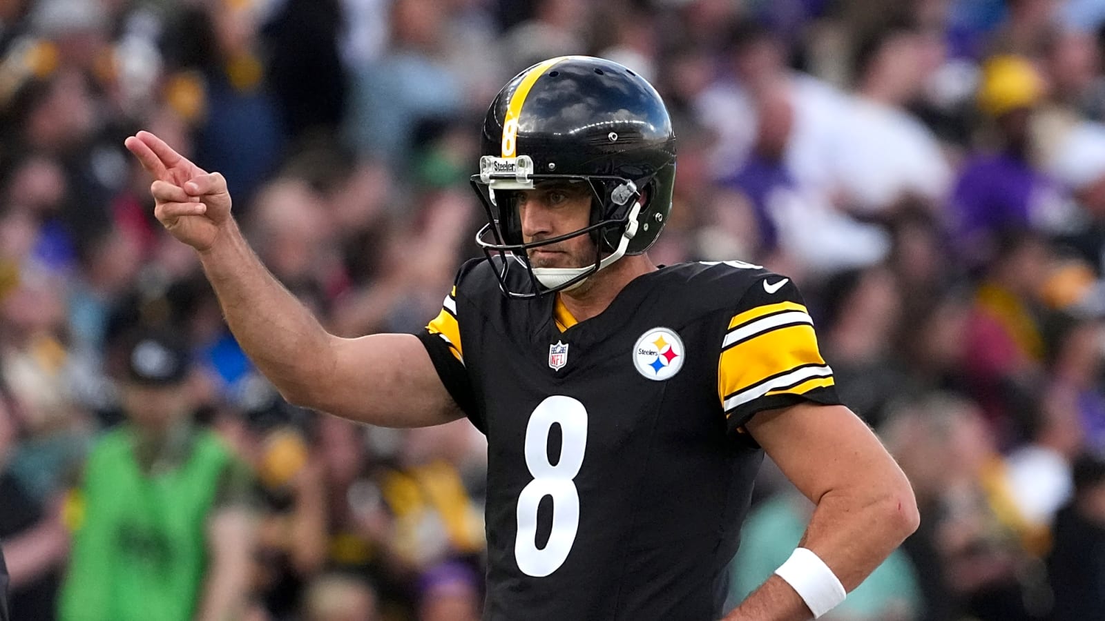 Aaron Rodgers hit the smelling salt before throwing a touchdown pass