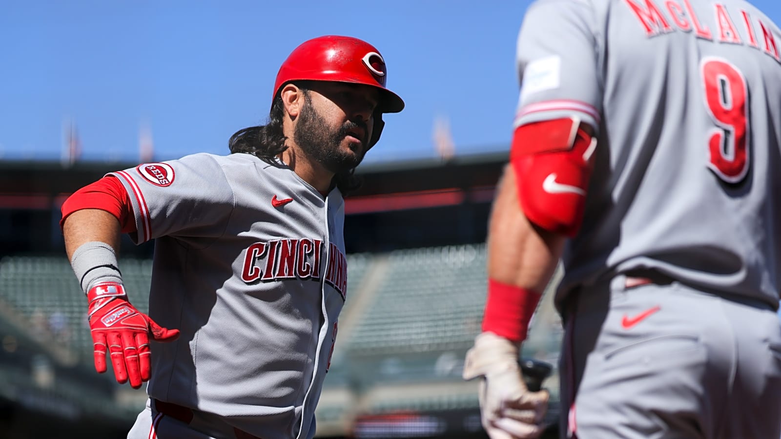 Reds stun Giants with an outrageously rare comeback