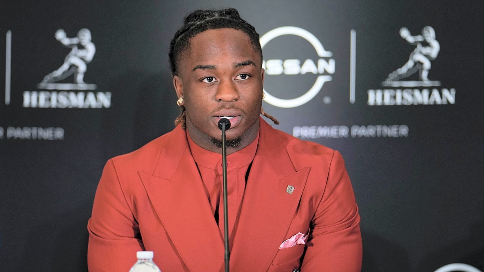 Report: Teams looking to trade up in NFL Draft for surprising player