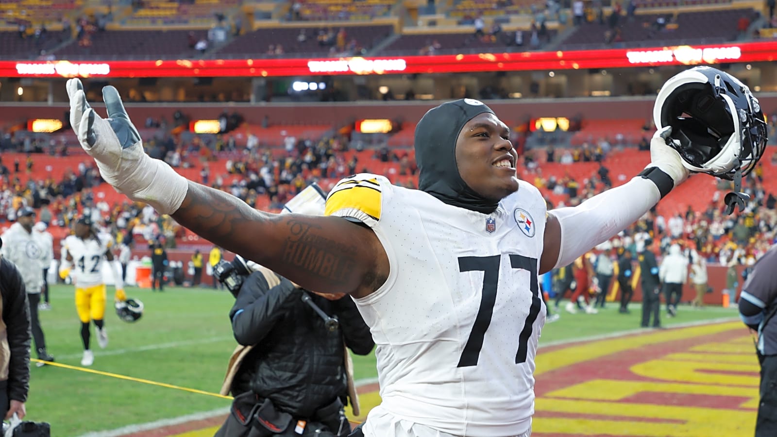 AFC Notes: Broderick Jones, Demetrius Knight, Bengals, Browns, Steelers