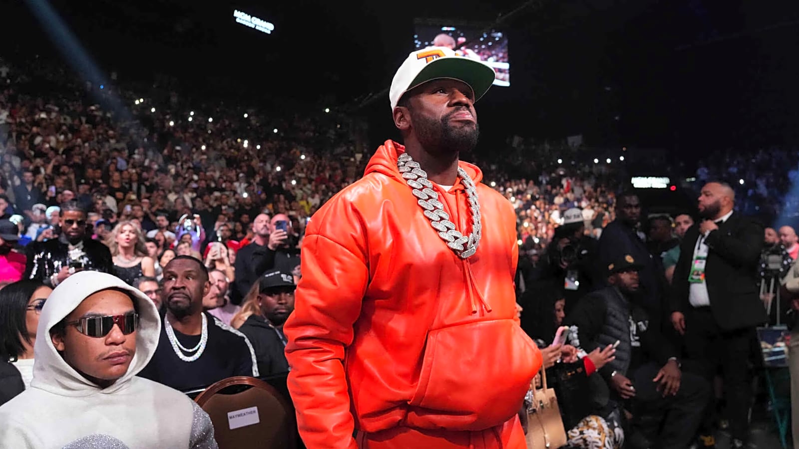 Floyd Mayweather facing charges after issuing bad $200,000 check