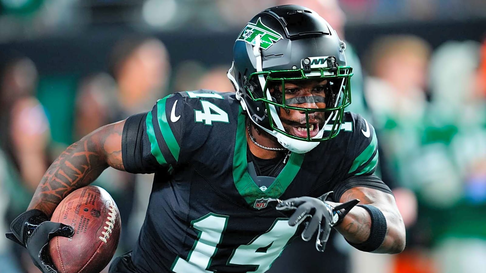 Aaron Rodgers&#39; Former Teammate A Clear Target For The Steelers As A Problem Is Arising in New York