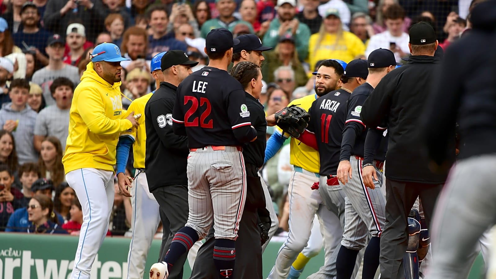 Willson Contreras involved in another bench-clearing incident