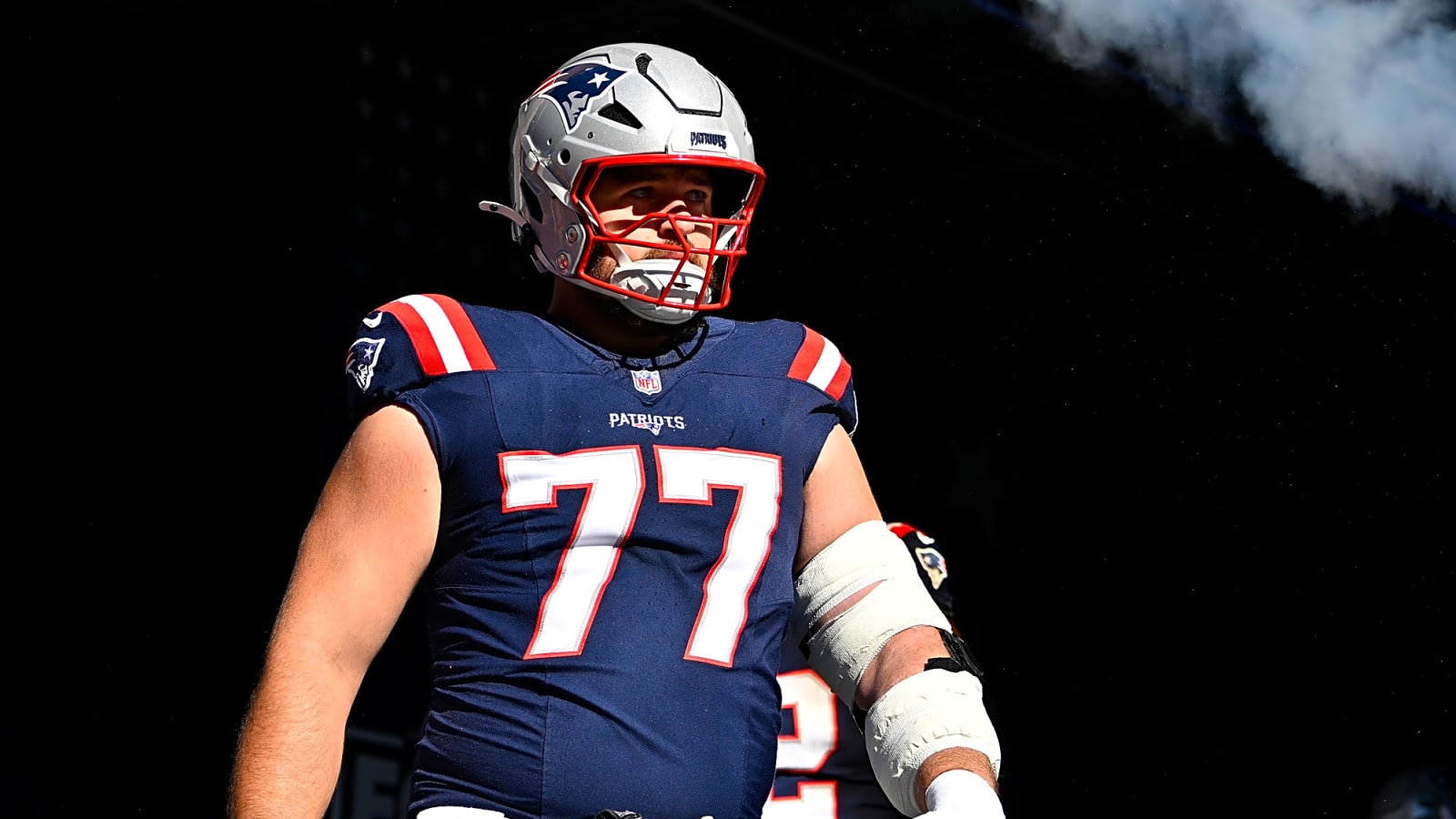 Patriots Extend OL Ben Brown