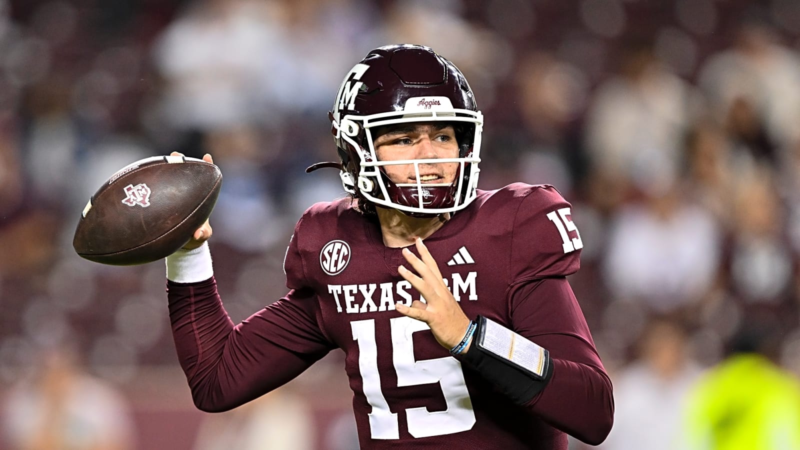 Three Offensive Players to Watch for Houston Football in 2025