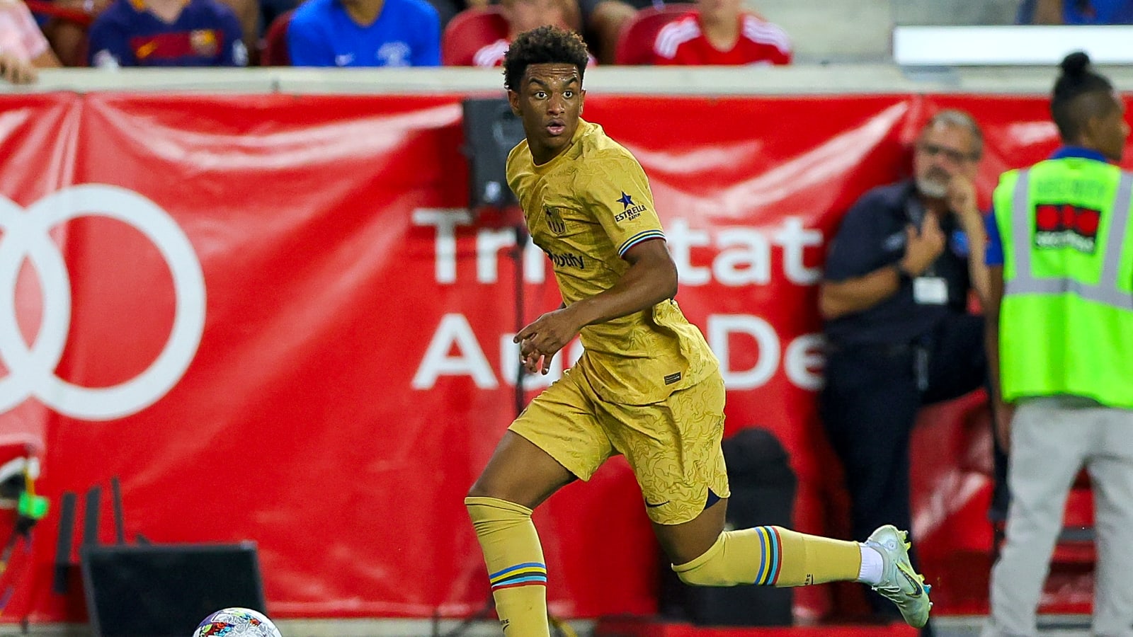 Man Utd plot €40m summer swoop for La Masia gem