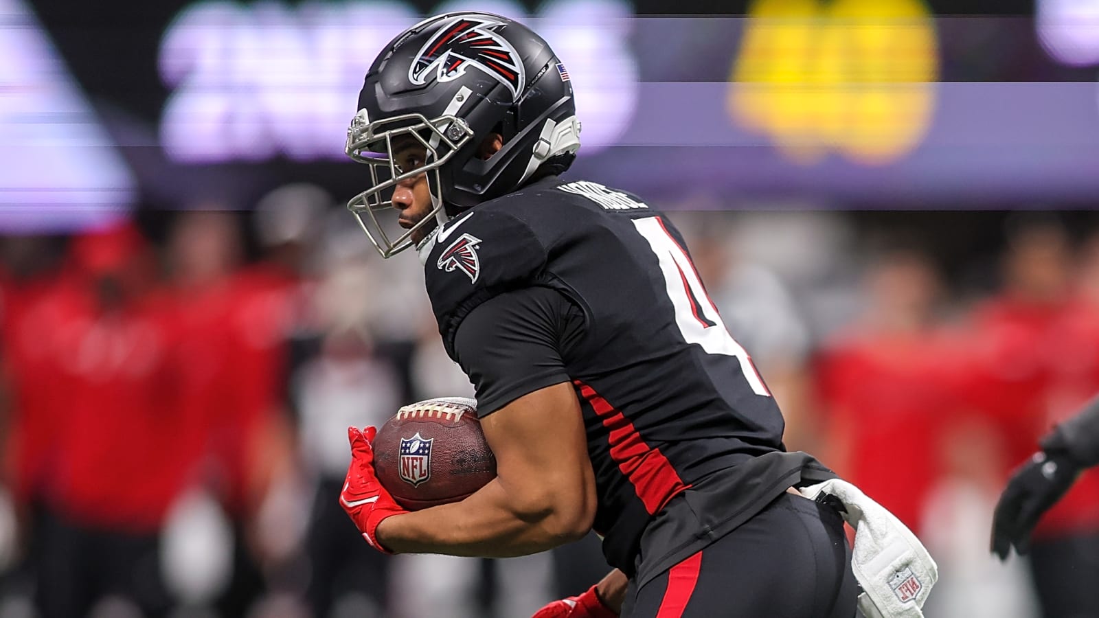 Falcons release former Pro-Bowler KhaDarel Hodge