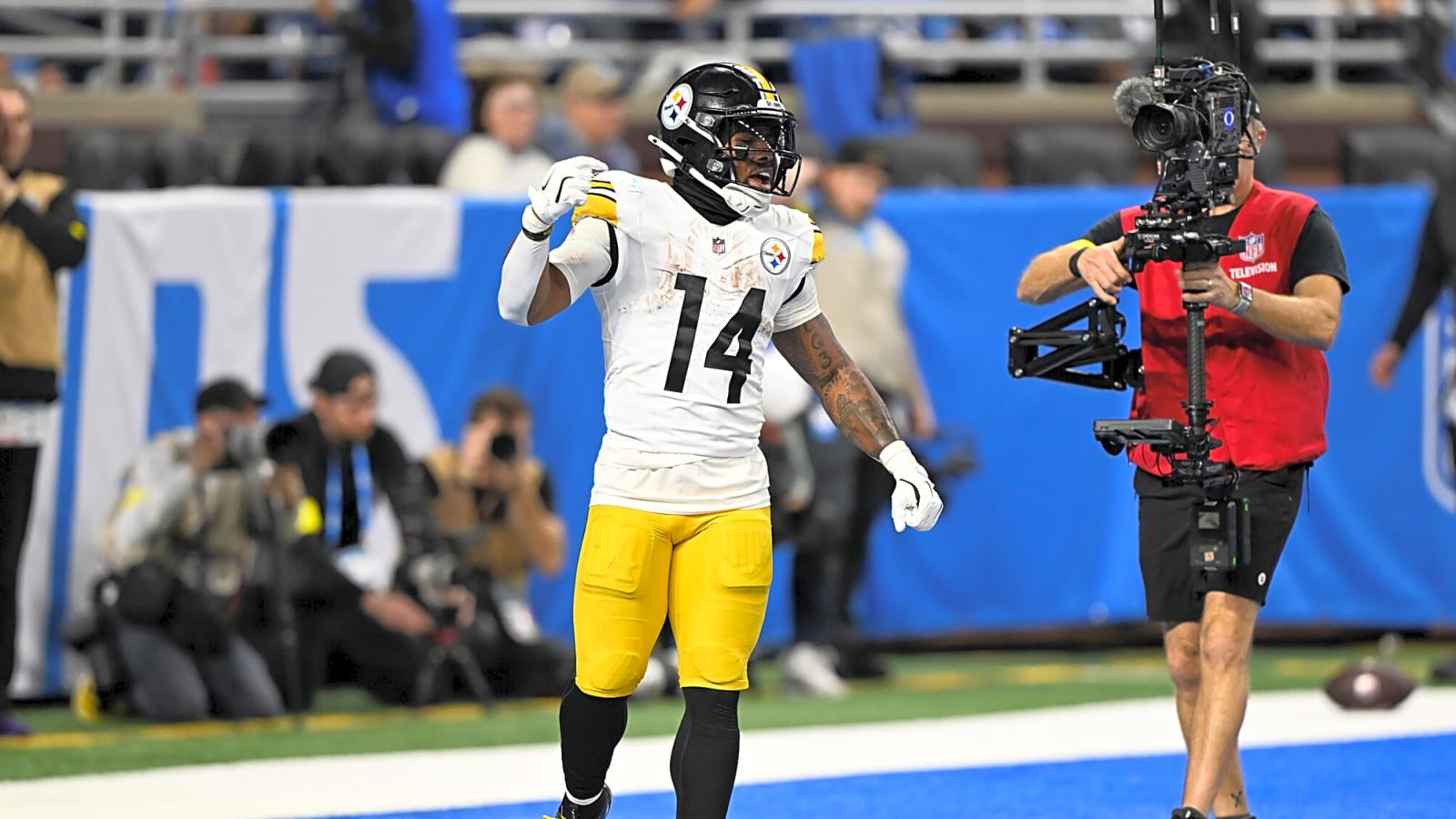 Watch: Steelers’ Kenneth Gainwell makes huge splash play