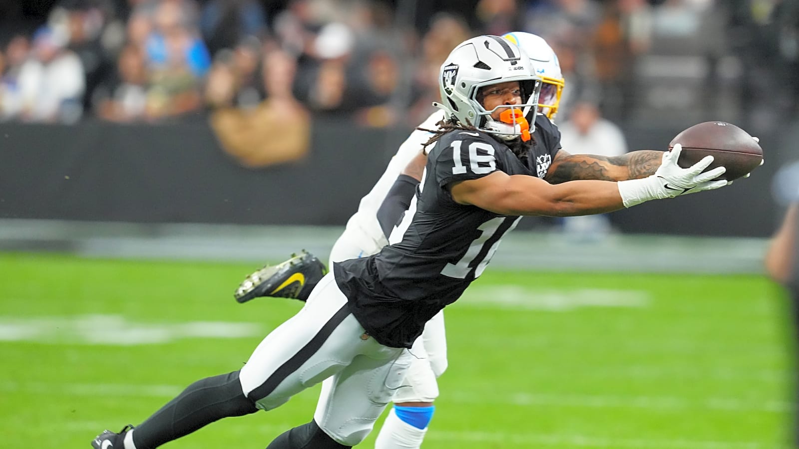 Raiders WR Jakobi Meyers requests trade