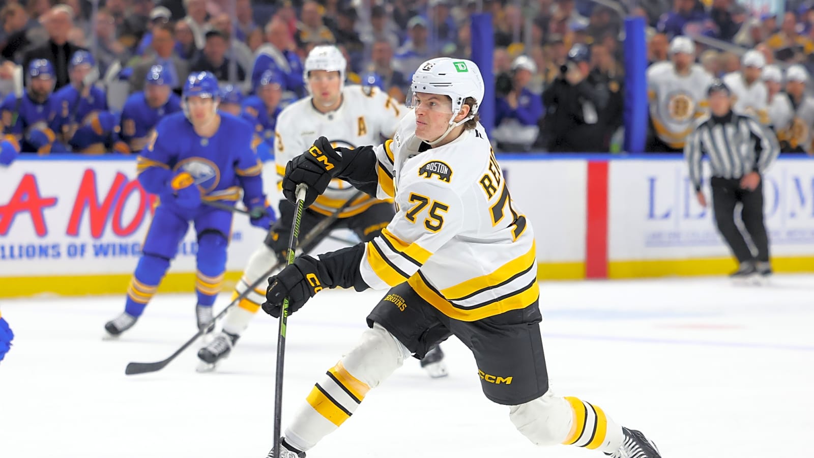 Bruins Sign Lukas Reichel To One-Year Extension