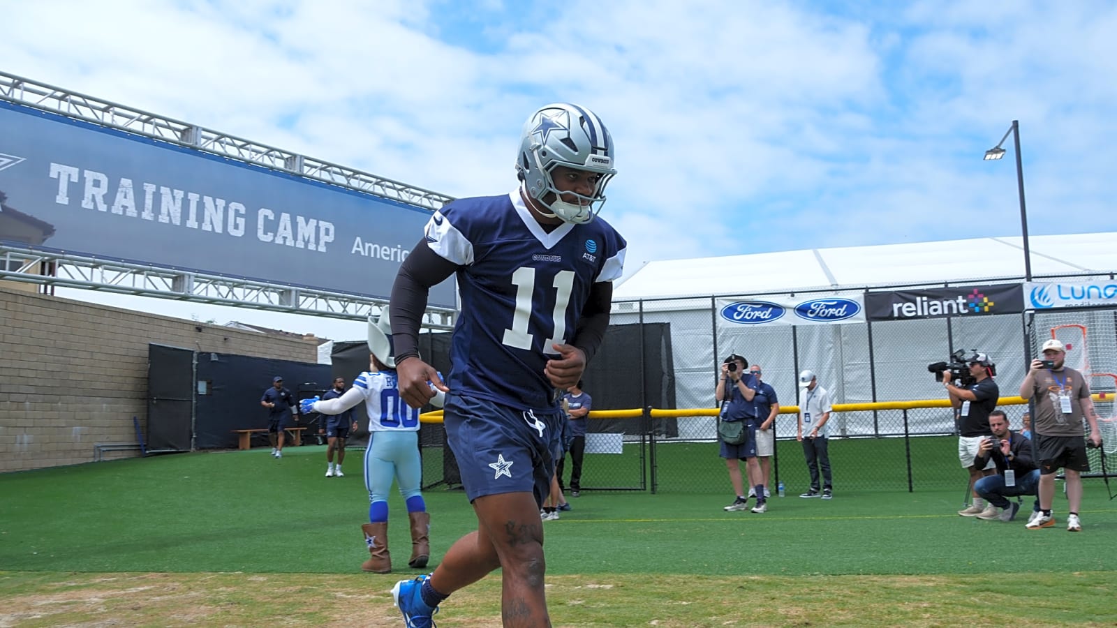 Raiders Notes: Micah Parsons Cites Maxx Crosby Contract, Geno Smith Is All In, And More