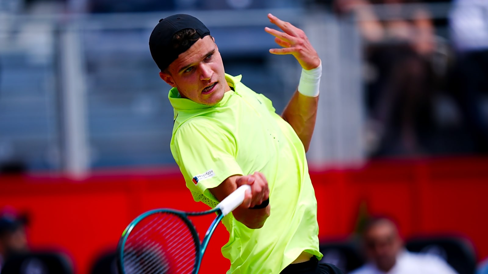 Jakub Mensik Narrowly Avoids Default After Sending his Racket into the Crowd at Queen’s Club
