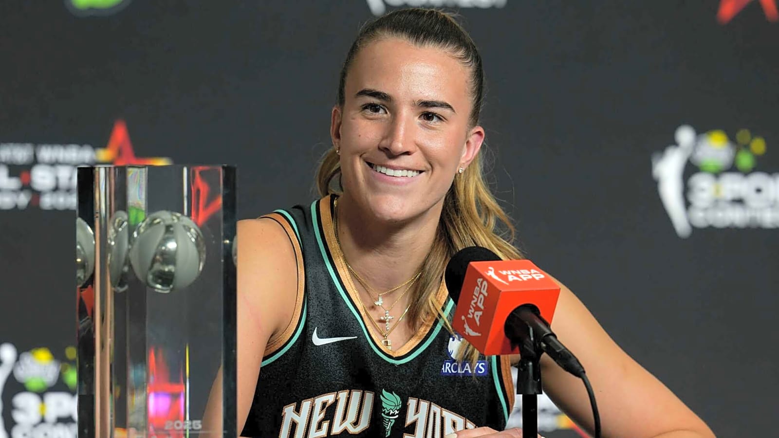 Sabrina Ionescu wins second 3-point contest