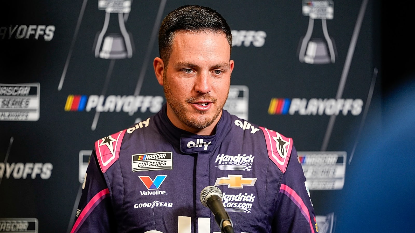 Alex Bowman Battles Back From Costly 40-Second Pit Road Nightmare as Chase Briscoe Dominates Stage 2 at Darlington