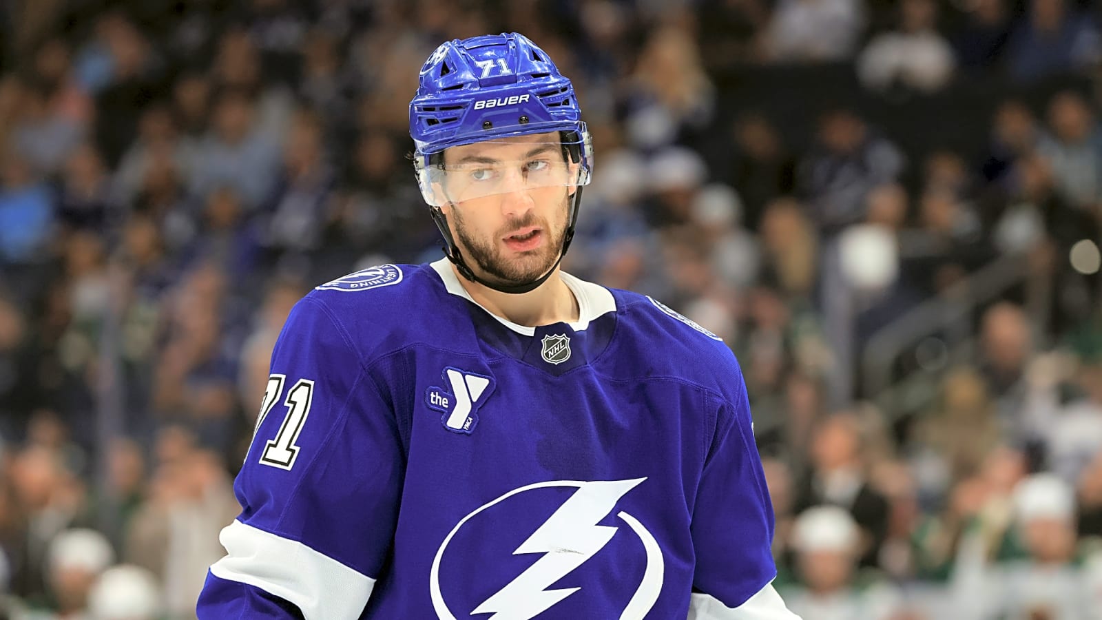 Lightning’s Anthony Cirelli Exits With Undisclosed Injury