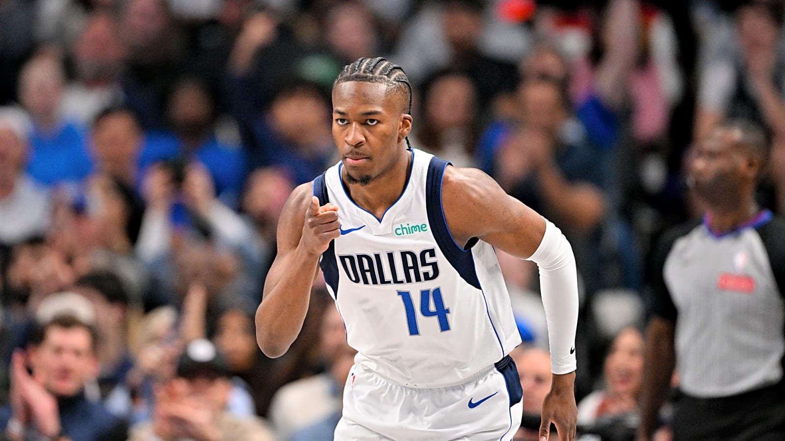 Mavericks Sign Tyler Smith, Waive Miles Kelly