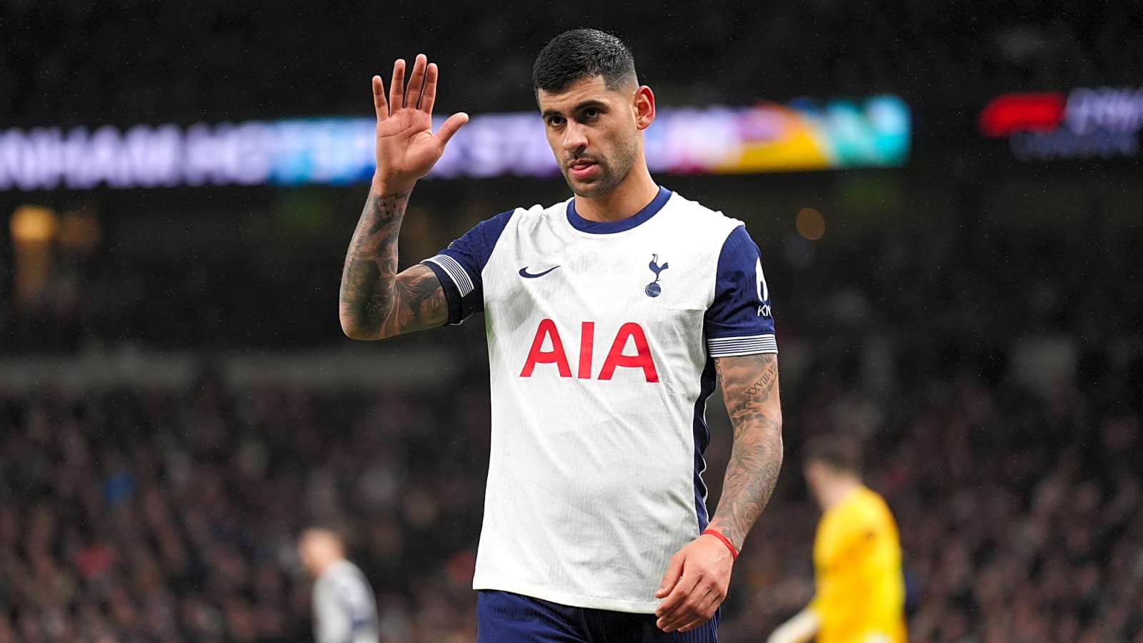 Tottenham eye new deal to fend off suitors for world-class defensive star