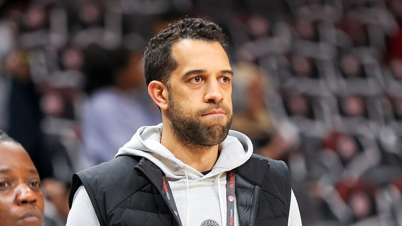 Report: Hawks wanted to re-sign pair of veteran free agents before firing Landry Fields