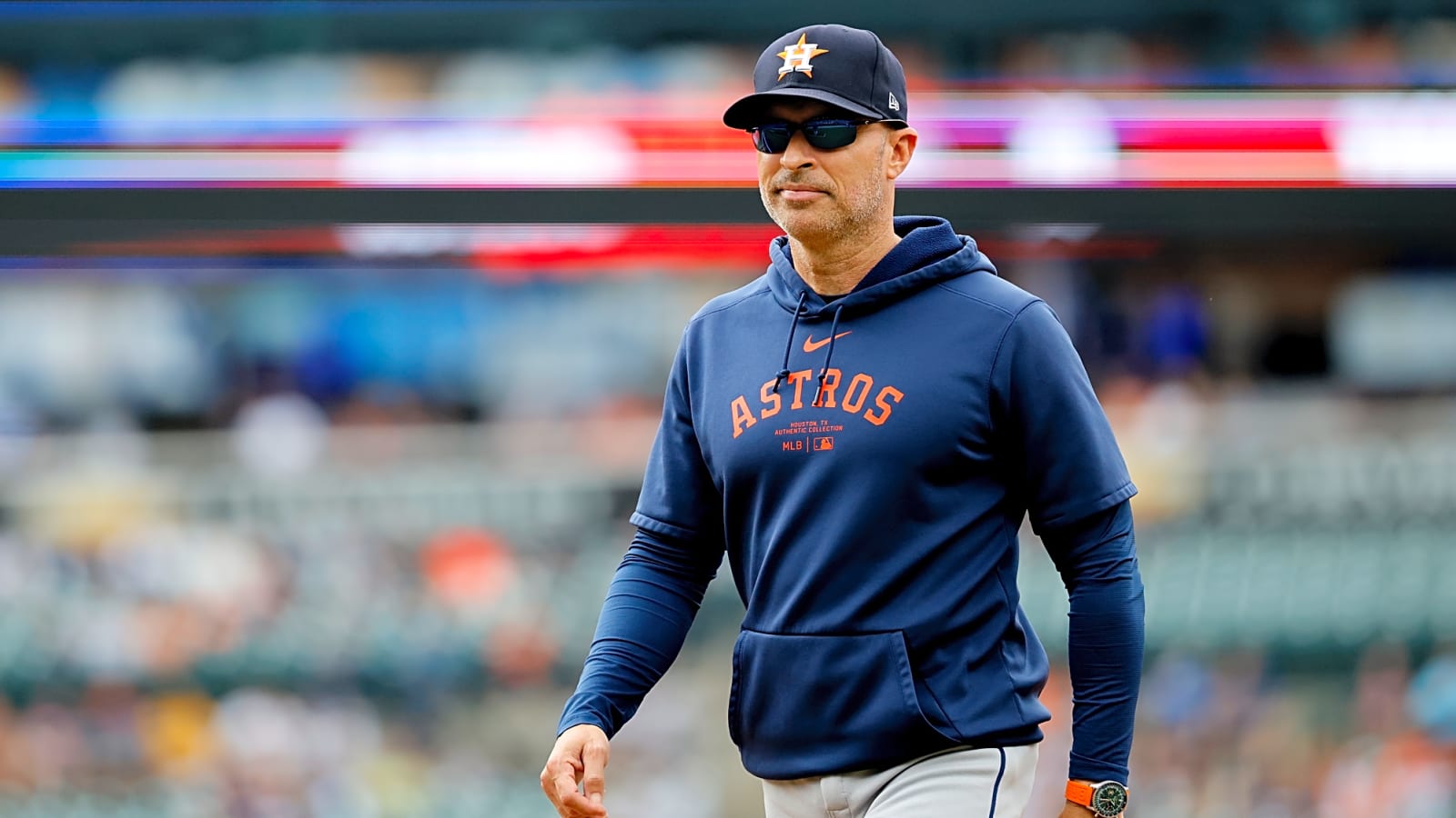 Astros make several changes to coaching staff, front office
