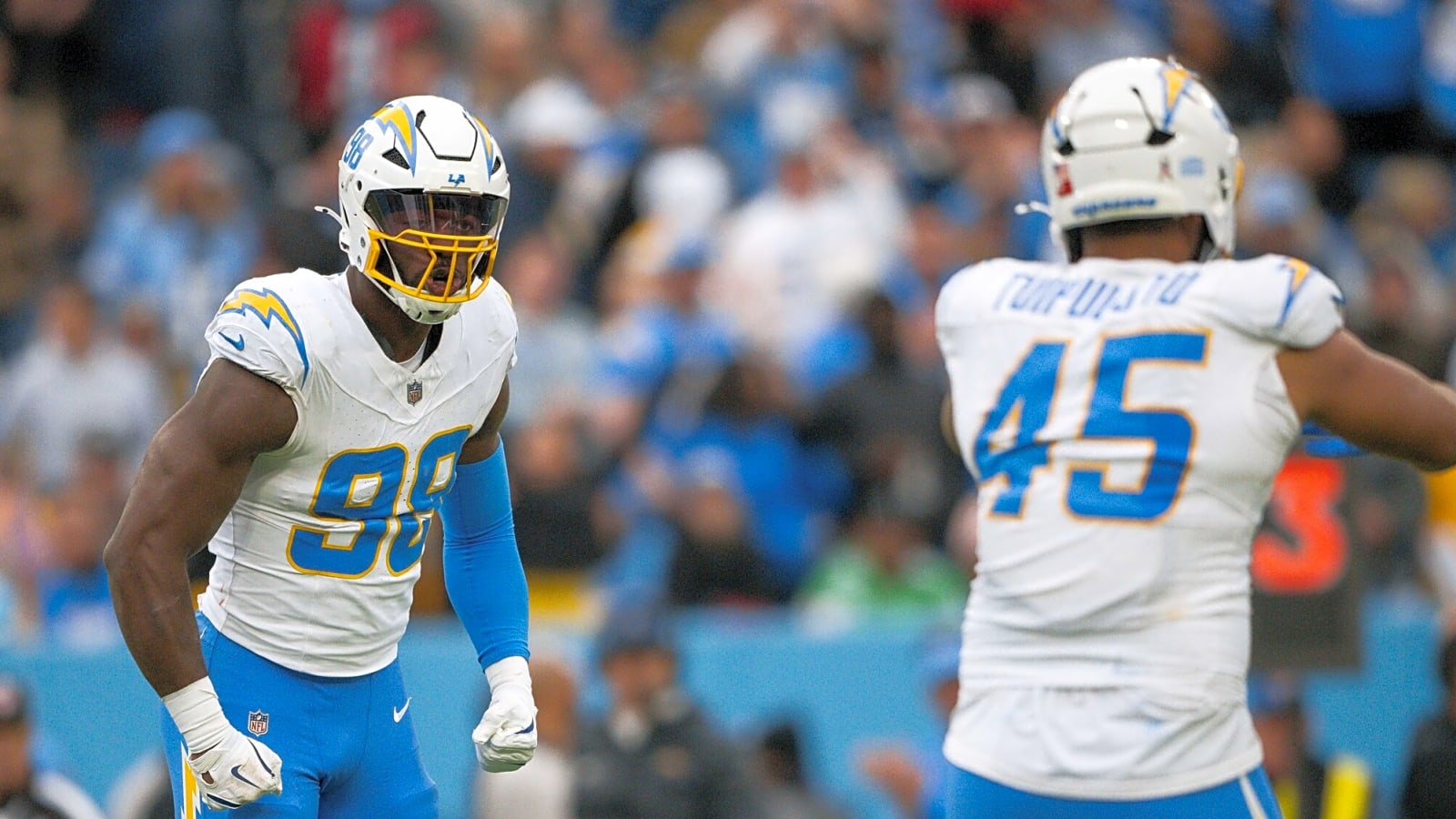 Commanders agree to $129.5 million guaranteed in deals with two players