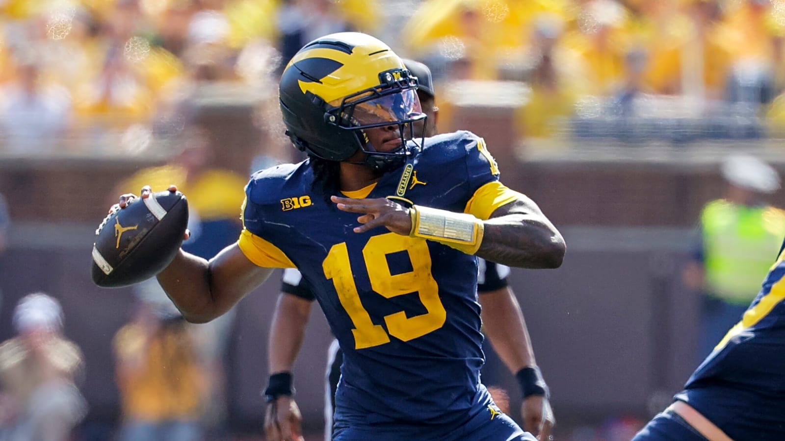 Sherrone Moore reveals all the little things making Bryce Underwood break out as the special QB Michigan Wolverines need