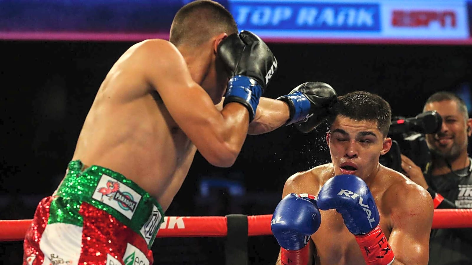 Xander Zayas Becomes Boxing’s Youngest Champion