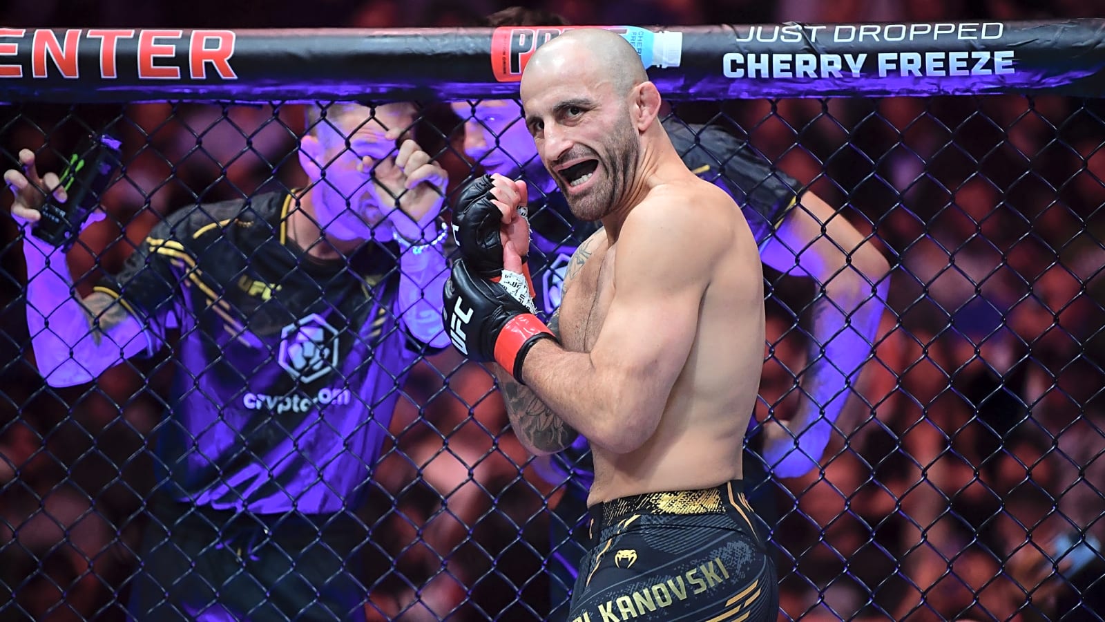 UFC 314: Volkanovski vs. Lopes Live Results