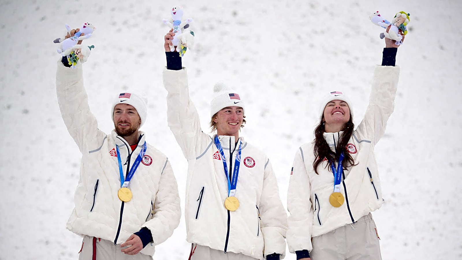 US successfully defends mixed team aerials gold medal