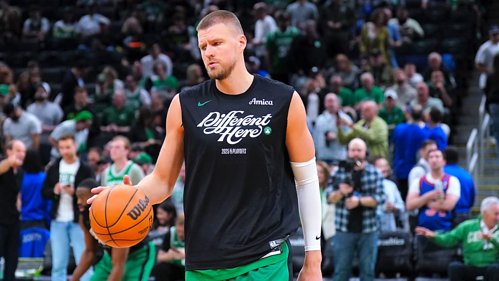 Atlanta Hawks Starting Lineup Is Looking Sneaky Good With Kristaps Porzingis