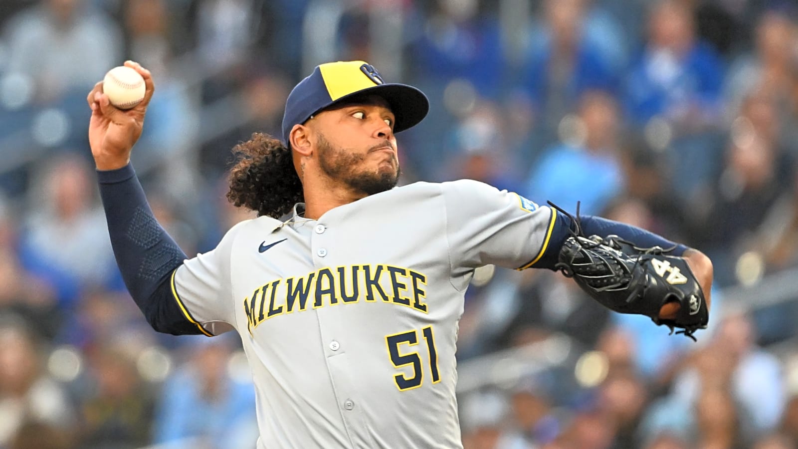 Milwaukee Brewers face tough decisions on 2 All-Star pitchers