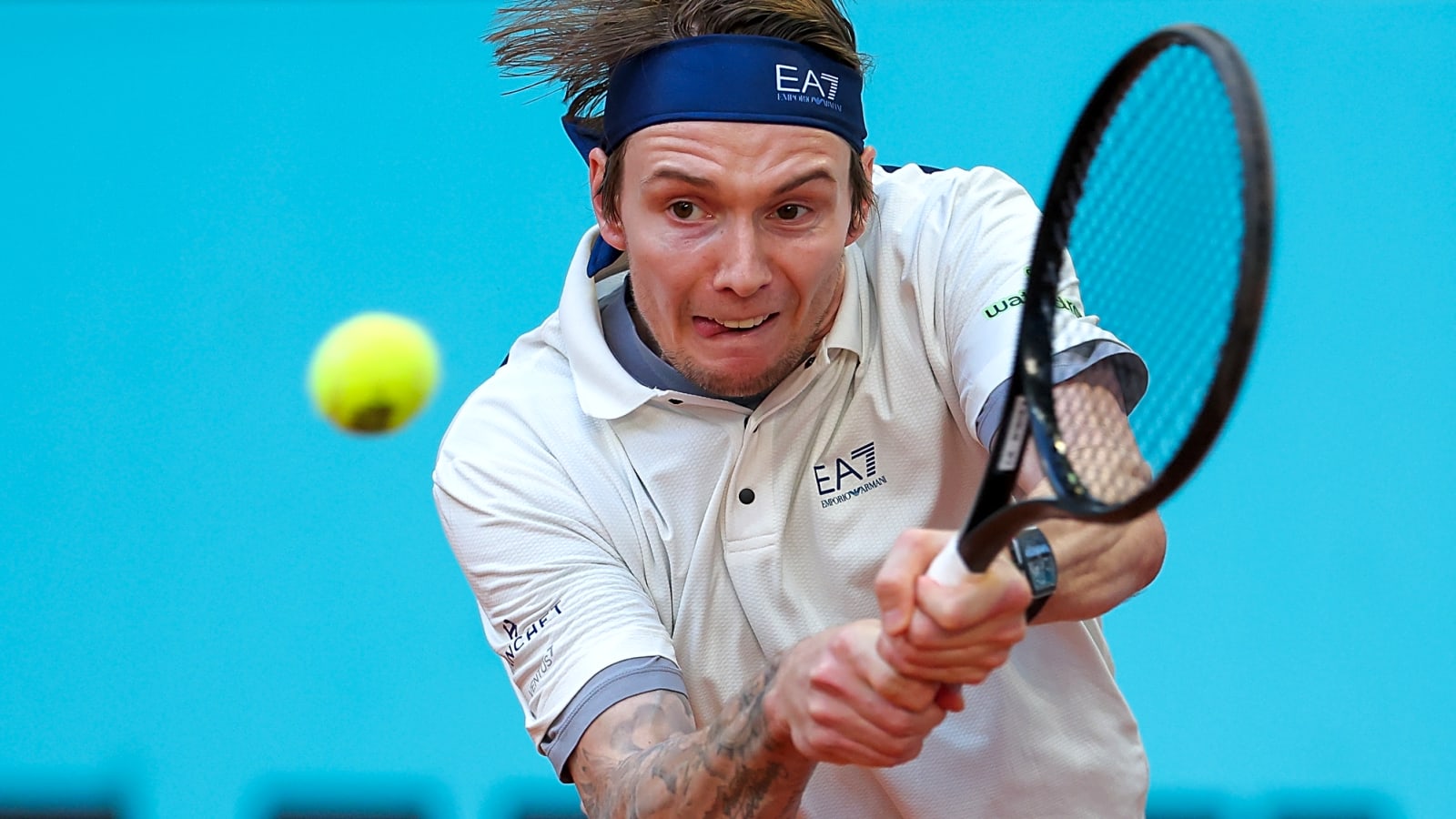 Watch: Alexander Bublik mocks the level of his opponent Jakub Mensik in a bizarre confrontation with the chair umpire at the Madrid Open