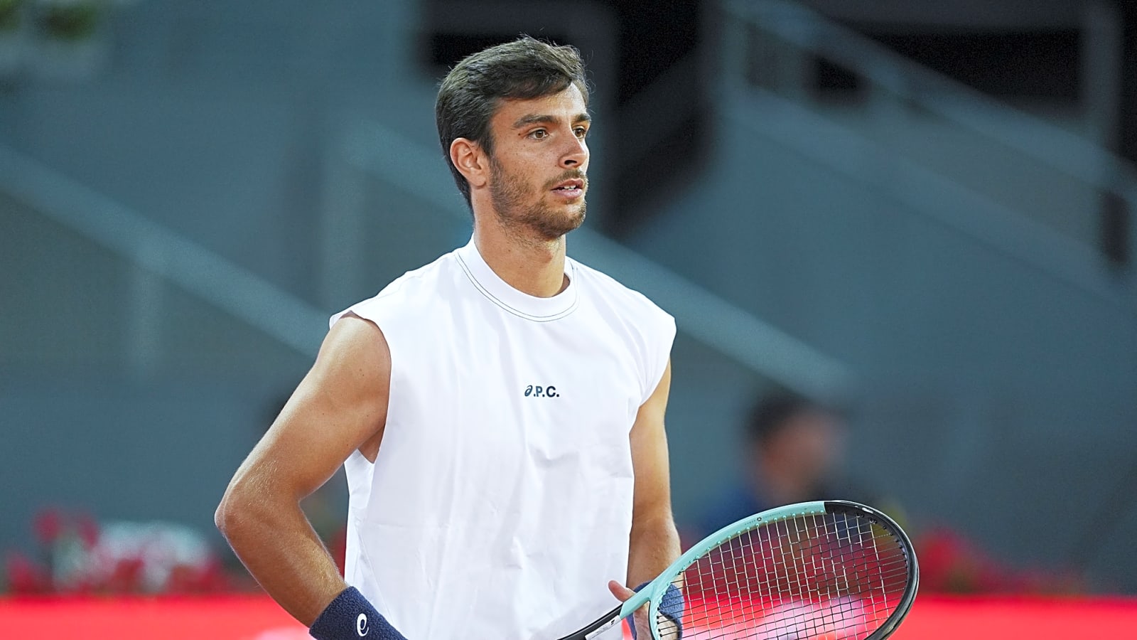 Watch: Surprise marriage proposal steals the show during Musetti-De Minaur at Madrid Open