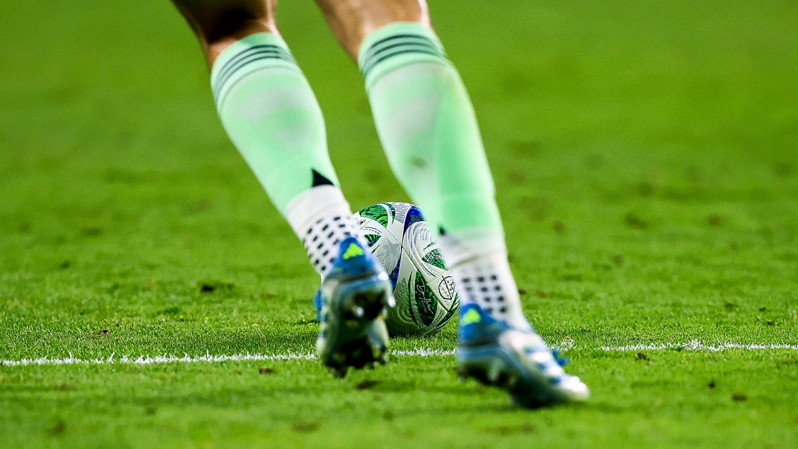Newcastle branded 'idiots' for splashing out on record striker