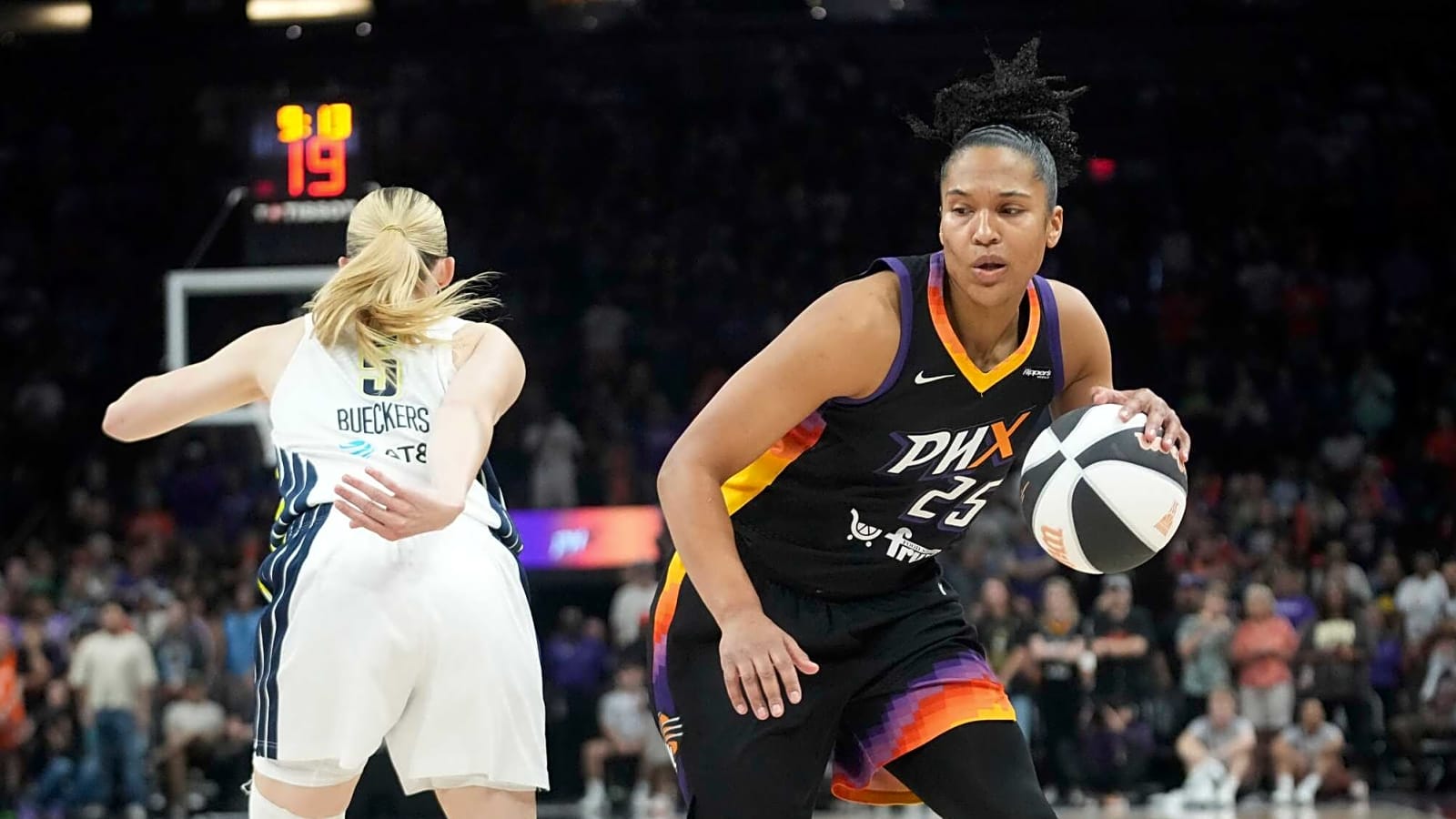 Mercury defeats Wings as Thomas and Mack return