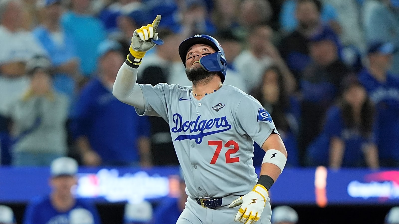 Blue Jays fan pulled sneaky move to keep Miguel Rojas’ home run ball in Game 7