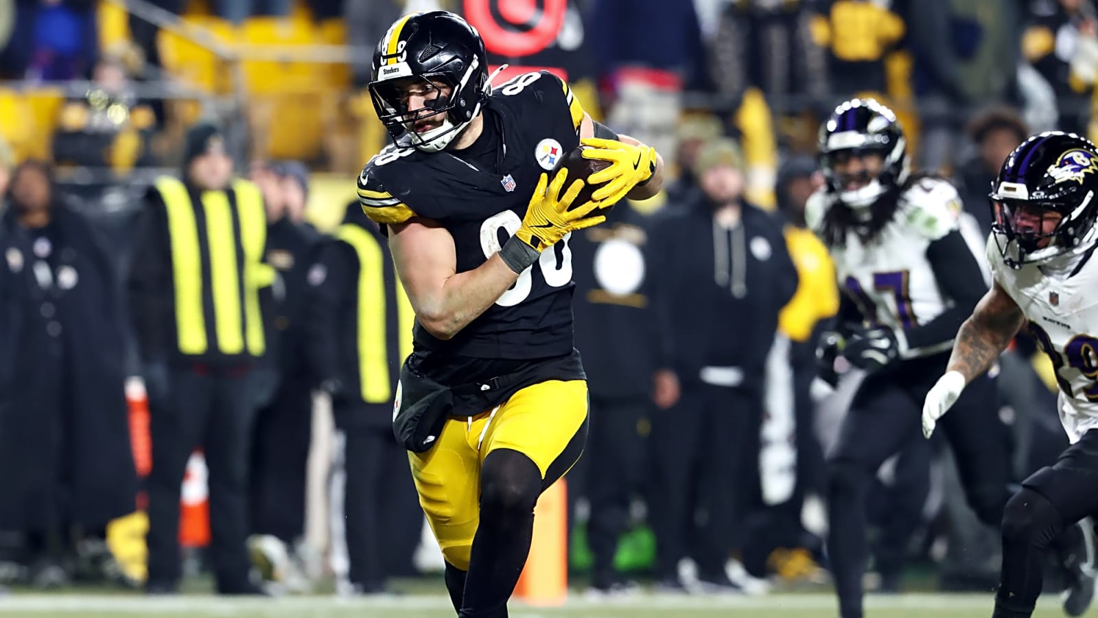 Upon Review: Grading the 2025 Steelers tight ends