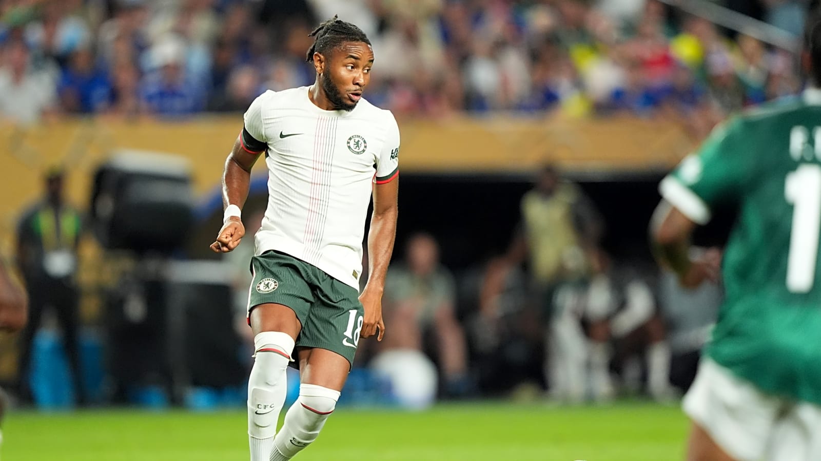 Chelsea forward pushing for summer move amid Tottenham links; Blues willing to cash-in